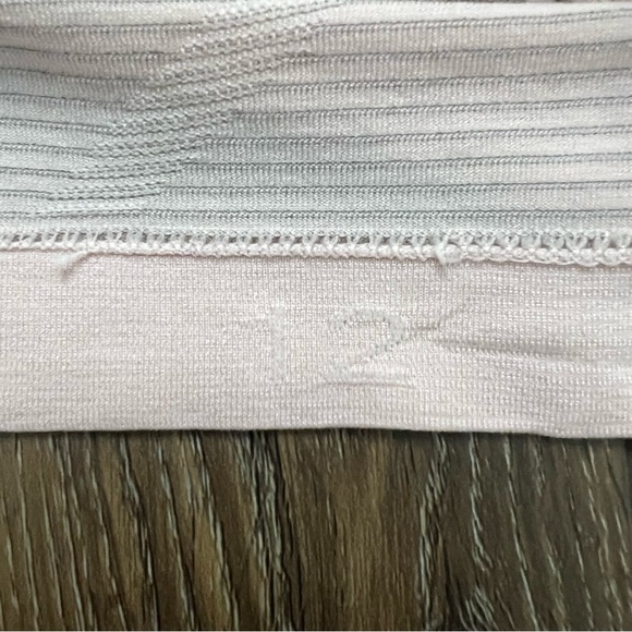 lululemon swiftly tech tank race length Size 12 - Picture 4 of 4